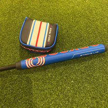 Load image into Gallery viewer, 35” Odyssey Marxman Triple Track Putter
